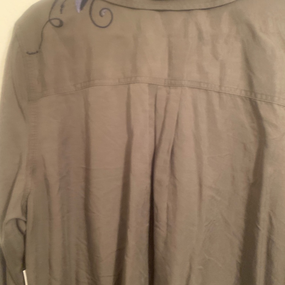 Button down blouse - Picture 3 of 4